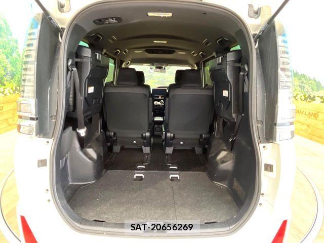 Toyota VOXY HYBRID 2019-03 8629711-9