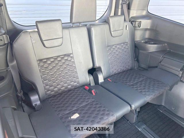 Toyota VOXY HYBRID 2023-04 8629703-13