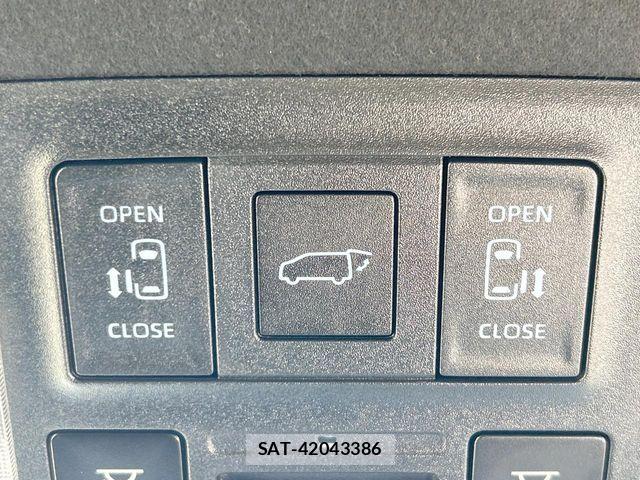 Toyota VOXY HYBRID 2023-04 8629703-3