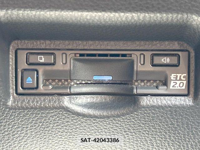 Toyota VOXY HYBRID 2023-04 8629703-7