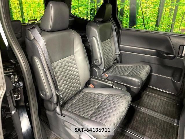 Toyota VOXY HYBRID 2025-05 8629686-9