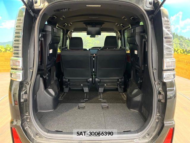Toyota VOXY HYBRID 2017-08 8629716-10