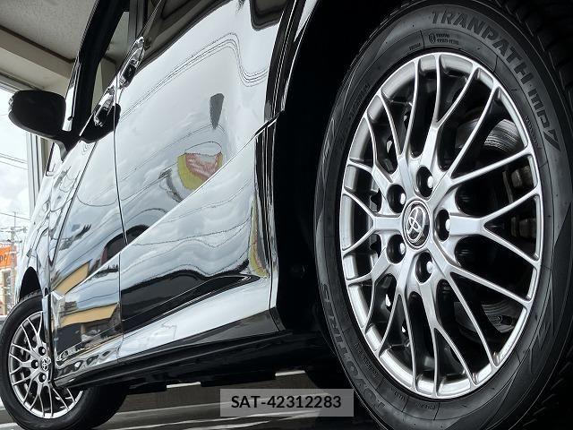 Toyota VOXY HYBRID 2021-07 8662361-16
