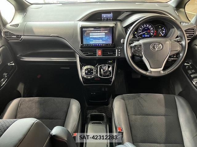 Toyota VOXY HYBRID 2021-07 8662361-1