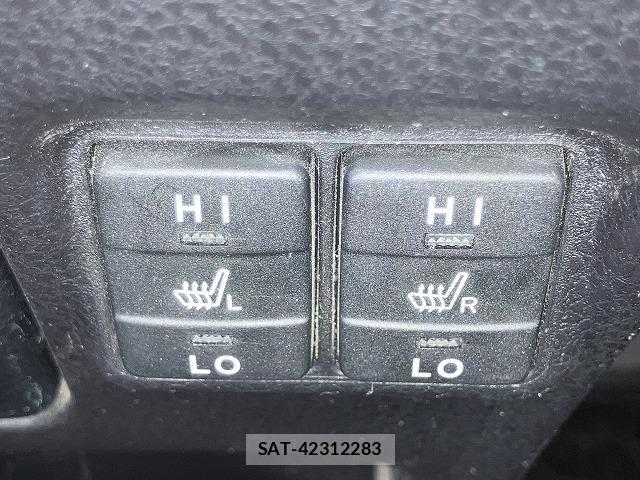 Toyota VOXY HYBRID 2021-07 8662361-6