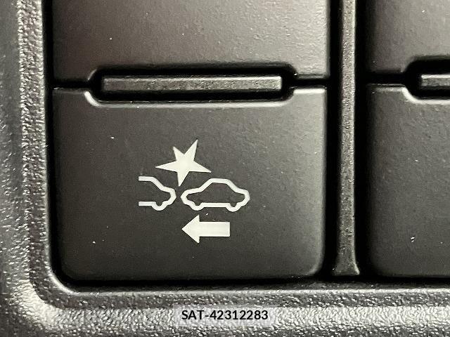 Toyota VOXY HYBRID 2021-07 8662361-8