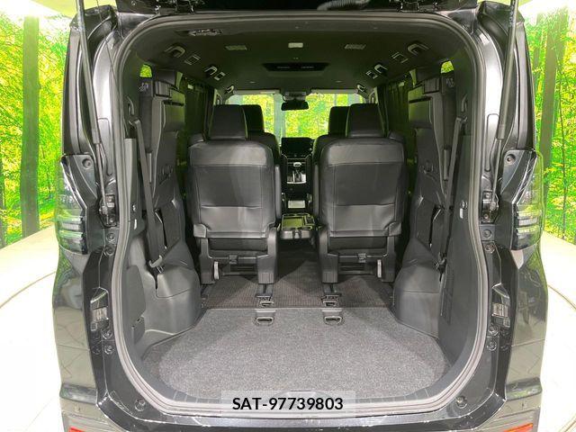 Toyota VOXY HYBRID 2023-09 8662356-10