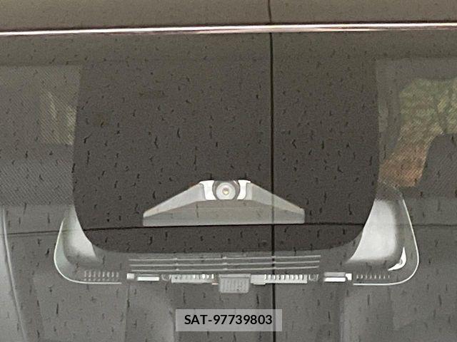 Toyota VOXY HYBRID 2023-09 8662356-2