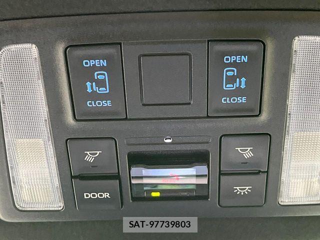 Toyota VOXY HYBRID 2023-09 8662356-5