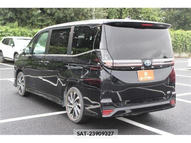 Toyota VOXY HYBRID 2023-05 8662359-11
