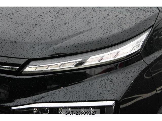 Toyota VOXY HYBRID 2023-05 8662359-18