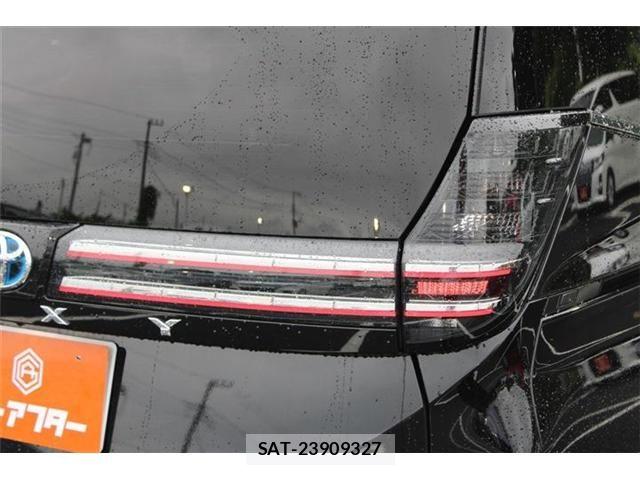 Toyota VOXY HYBRID 2023-05 8662359-20