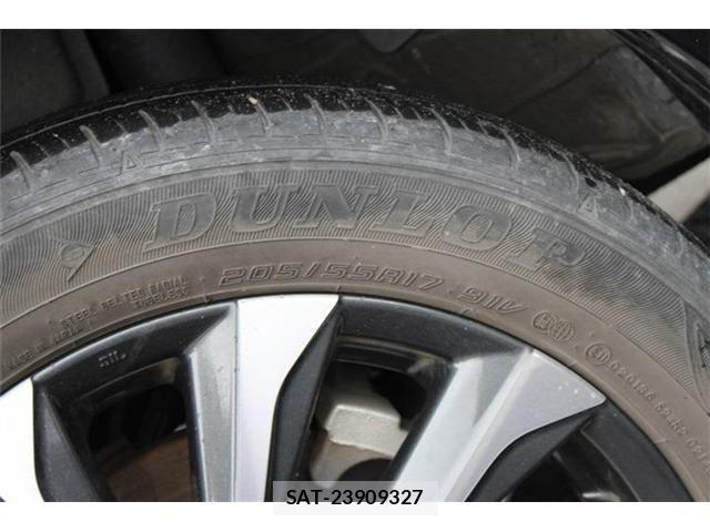 Toyota VOXY HYBRID 2023-05 8662359-28