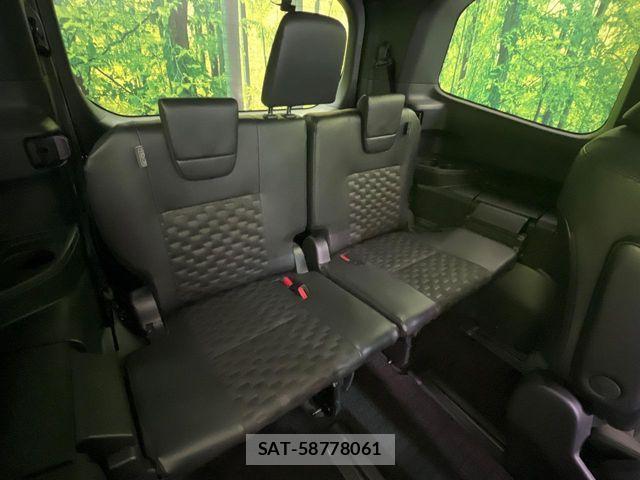 Toyota VOXY HYBRID 2023-05 8662357-9