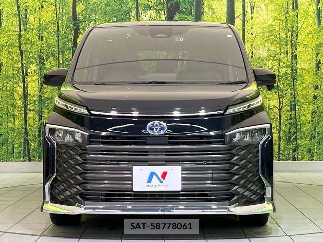 Toyota VOXY HYBRID 2023-05 8662357-14