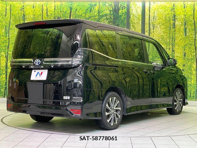 Toyota VOXY HYBRID 2023-05 8662357-17