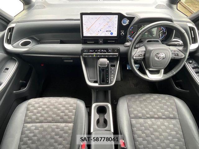 Toyota VOXY HYBRID 2023-05 8662357-1