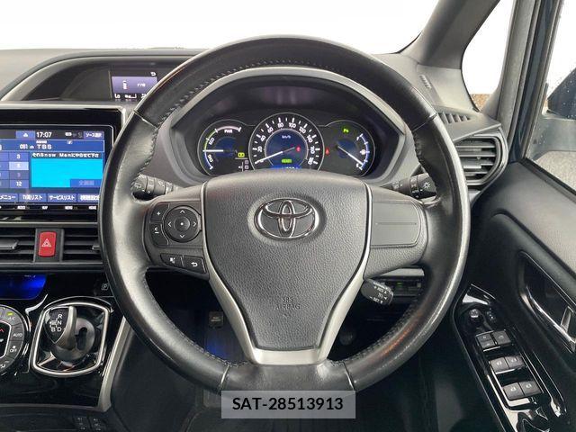 Toyota VOXY HYBRID 2019-05 8662366-10