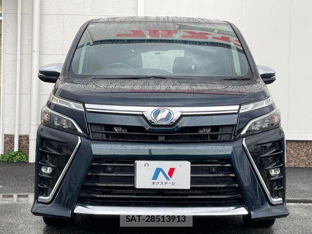Toyota VOXY HYBRID 2019-05 8662366-13
