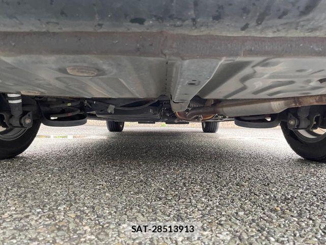 Toyota VOXY HYBRID 2019-05 8662366-18