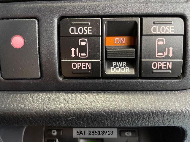 Toyota VOXY HYBRID 2019-05 8662366-4