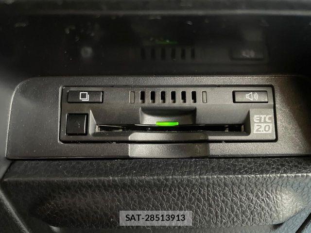 Toyota VOXY HYBRID 2019-05 8662366-5