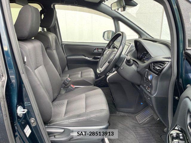 Toyota VOXY HYBRID 2019-05 8662366-7