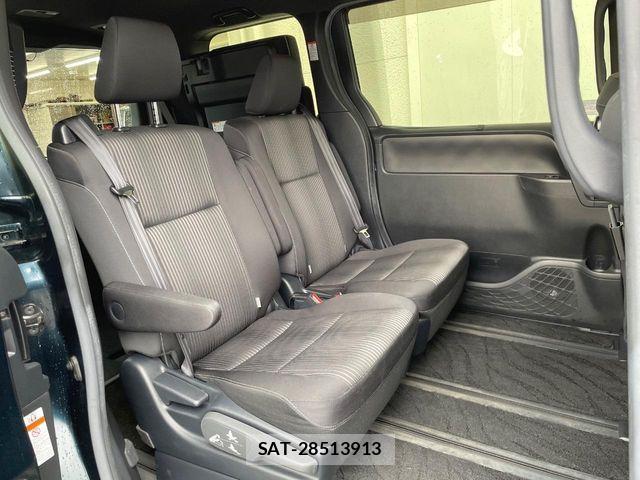 Toyota VOXY HYBRID 2019-05 8662366-8
