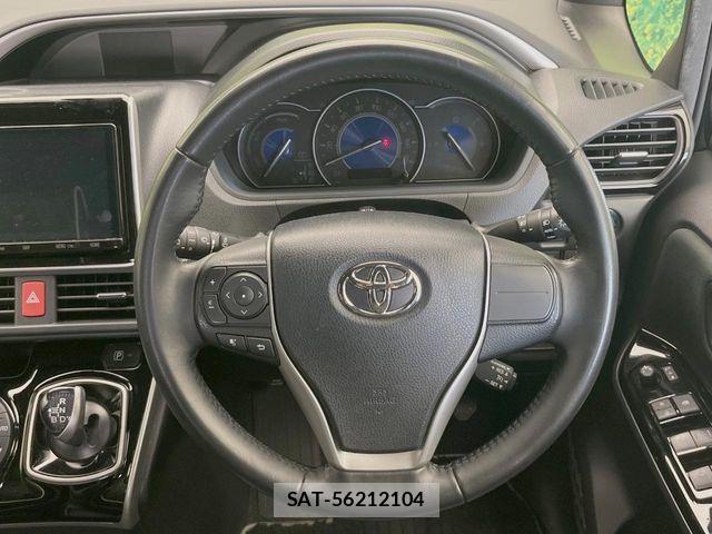 Toyota VOXY HYBRID 2020-06 8662365-11