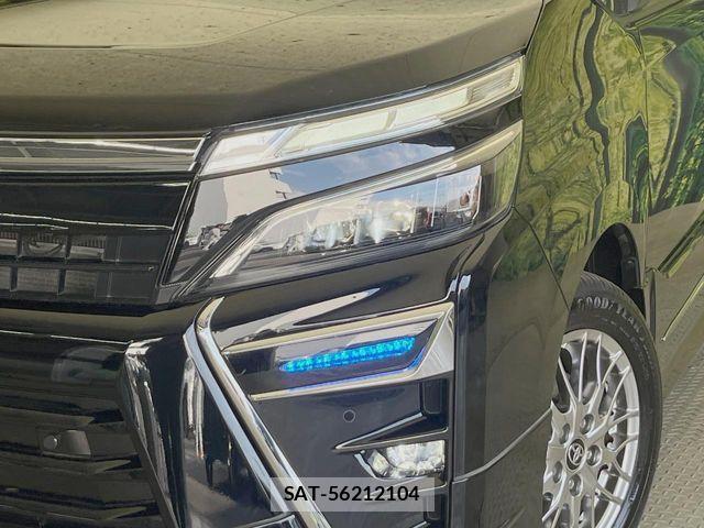 Toyota VOXY HYBRID 2020-06 8662365-12