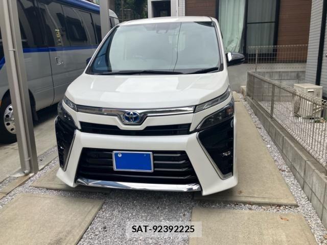 Toyota VOXY HYBRID 2020-10 8667133-0