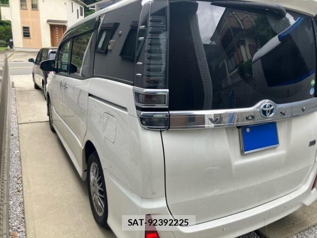 Toyota VOXY HYBRID 2020-10 8667133-3