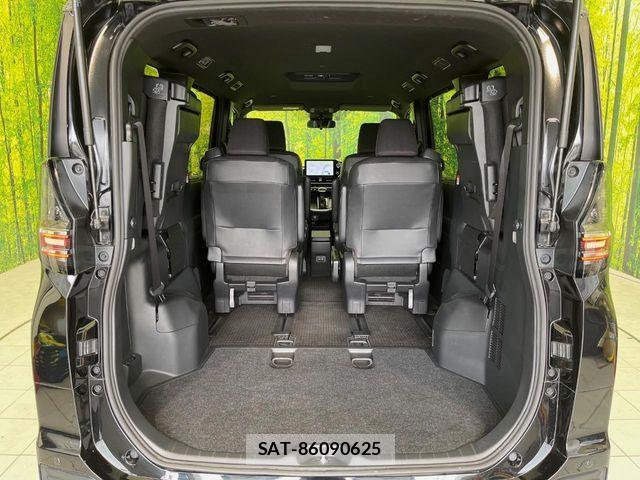 Toyota VOXY HYBRID 2023-07 8667131-10