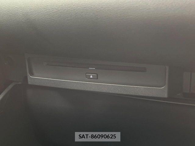 Toyota VOXY HYBRID 2023-07 8667131-4