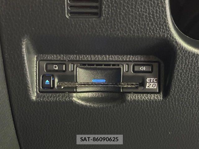 Toyota VOXY HYBRID 2023-07 8667131-6