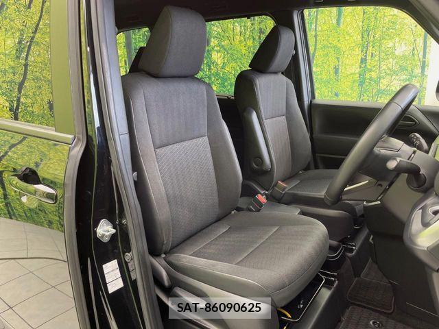 Toyota VOXY HYBRID 2023-07 8667131-7