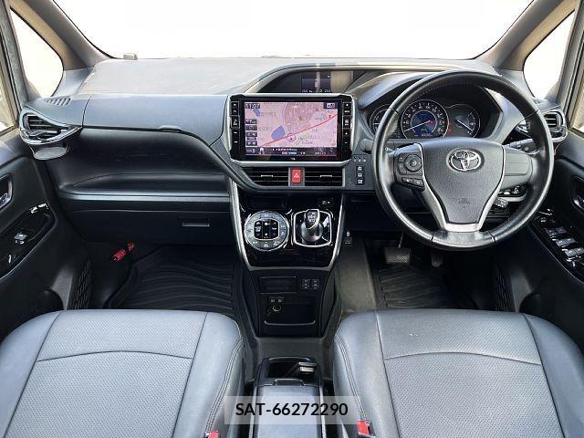 Toyota VOXY HYBRID 2018-08 8662363-1