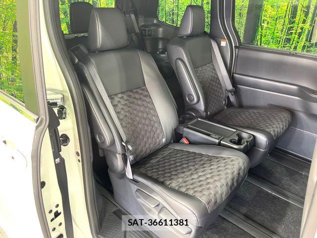 Toyota VOXY HYBRID 2025-07 8662355-8
