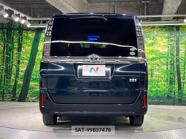 Toyota VOXY HYBRID 2014-09 8662367-15