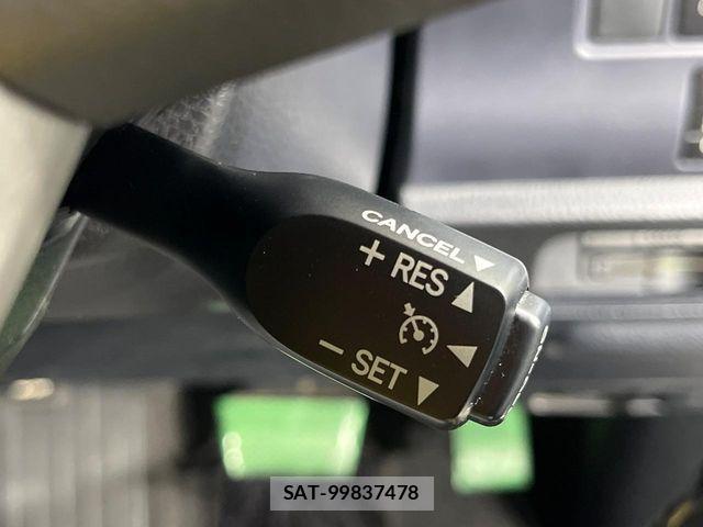Toyota VOXY HYBRID 2014-09 8662367-6