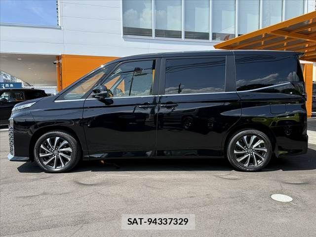 Toyota VOXY HYBRID 2023-01 8662358-11