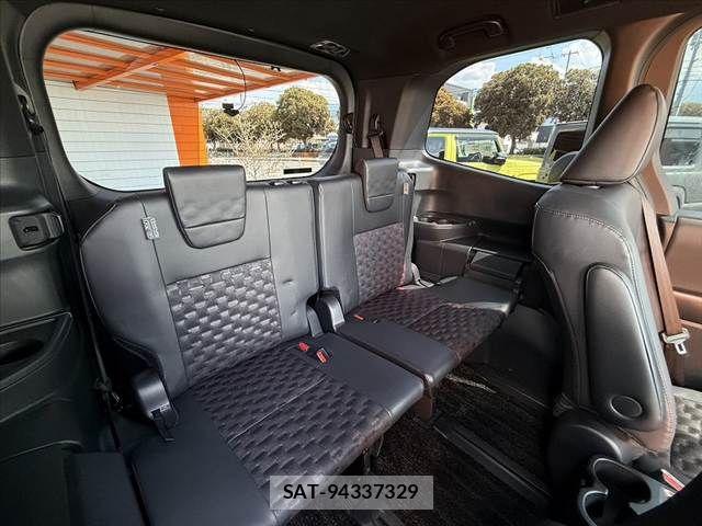 Toyota VOXY HYBRID 2023-01 8662358-19