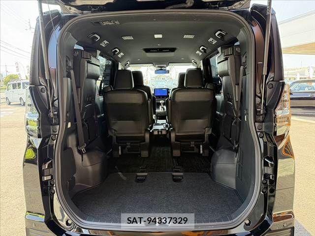 Toyota VOXY HYBRID 2023-01 8662358-22