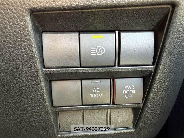 Toyota VOXY HYBRID 2023-01 8662358-28