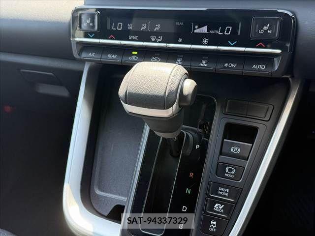 Toyota VOXY HYBRID 2023-01 8662358-4