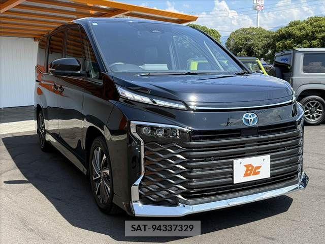 Toyota VOXY HYBRID 2023-01 8662358-7