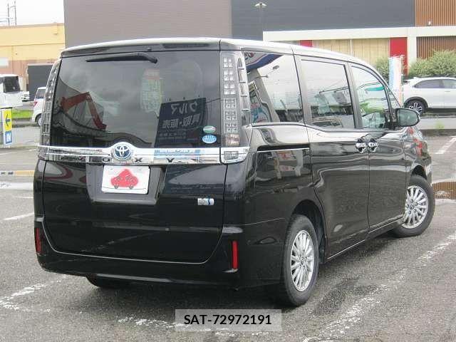 Toyota VOXY HYBRID 2016-02 8662374-2