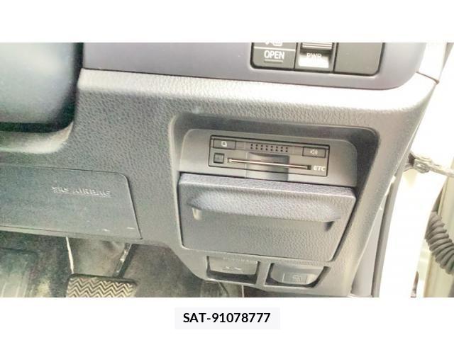 Toyota VOXY HYBRID 2014-07 8662376-11