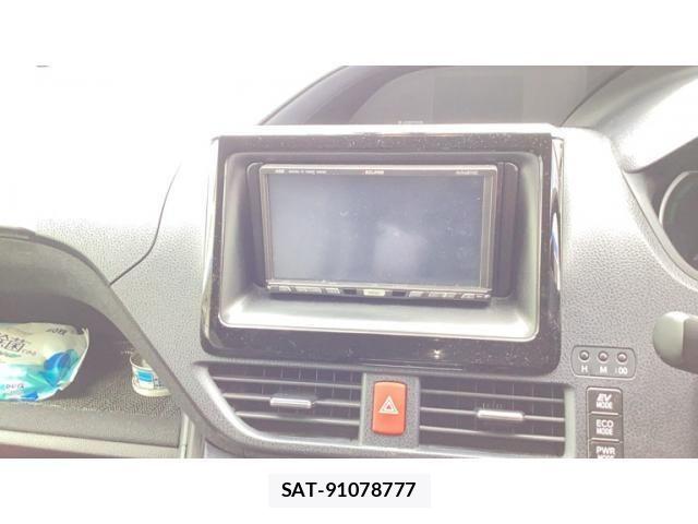 Toyota VOXY HYBRID 2014-07 8662376-12