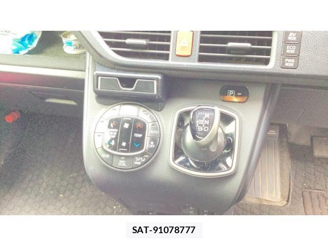 Toyota VOXY HYBRID 2014-07 8662376-13